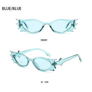 Vorder- und Seitenansicht der hellblauen Fledermaus-Sonnenbrille mit transparentem Rahmen