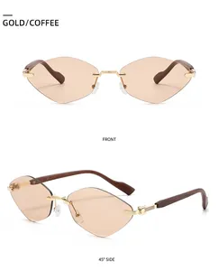 Vue de face et de profil de lunettes de soleil géométriques sans monture effet bois