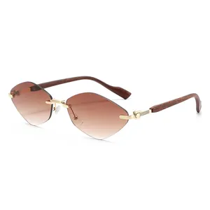 Lunettes de soleil géométriques sans monture, verres dégradés marron et branches en bois