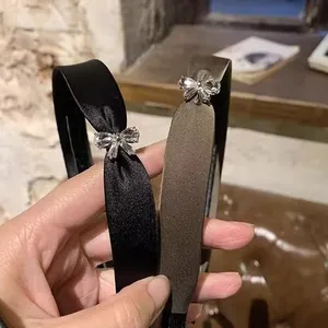 Diadema de Lazo de Satén Elegante para Mujer Con Adorno de Strass Aro de Pelo Antideslizante Simple Accesorio de Tocado de Moda
