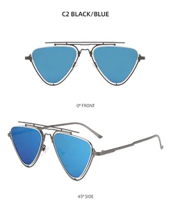 Vues de face et de côté à 45 degrés de lunettes de soleil en métal noir et verres bleus