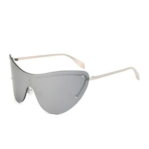 Lunettes de soleil shield argentées futuristes avec monture métallique pour le sport