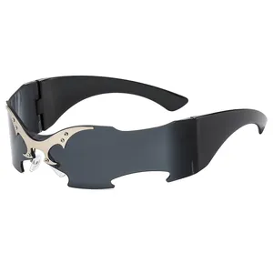 Lunettes de soleil visière sans monture cyberpunk avec décor d'ailes de chauve-souris
