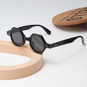 Lunettes de Soleil Polygone Hexagonales Vintage Protection UV400 Monture PC Rivet Métallique Lunettes de Mode Pour Hommes Femmes Extérieur