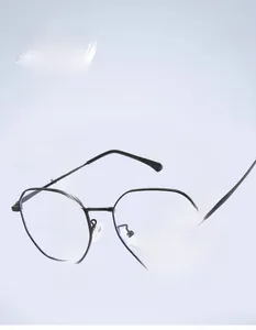 Detailed close-up of ultra-lightweight 15g black polygonal metal frames for glasses