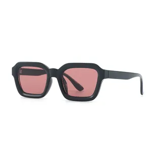 Retro Eckige Sonnenbrille mit schwarzem Acetatrahmen und hellrosa Gläsern