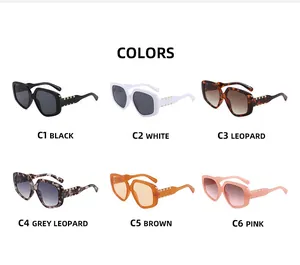 Lunettes de soleil carrées en six couleurs dont léopard avec des accents métalliques