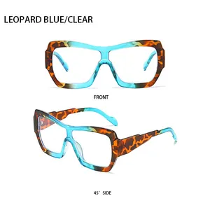 Détails de lunettes de soleil carrées surdimensionnées en léopard et bleu contrasté