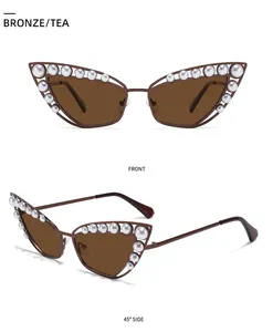 Lunettes de soleil œil-de-chat en métal bronzé avec perles en double vue détaillée