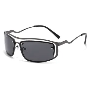 Lunettes de Soleil Rétro Carrées Monture Métallique Protection UV400 Verres Dégradés Branches Ondulées Mode Extérieur