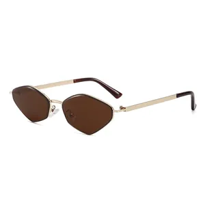 Lunettes de soleil polygonales en métal doré avec verres dégradés marron style rétro