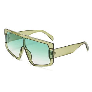 Übergroße Shield-Sonnenbrille mit olivgrünem Verlaufsglas und transparentem Rahmen