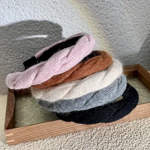 Bandeaux en tricot à nœud croisé en 5 couleurs dont rose, beige, gris, brun et noir