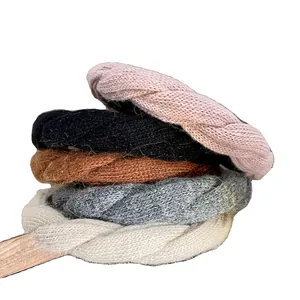 Lot de cinq serre-têtes en maille pour femme en rose noir beige gris et couleur caramel