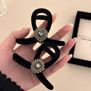Vintage Black Velvet Flocking Hair Claw Clip With Sparkling Rhinestone Heart Square Geometric Elegant Hair Accessories For Women
