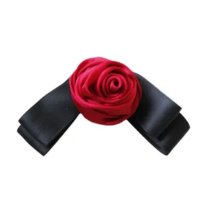 Elegante fermaglio per capelli con rosa rossa e fiocco in raso nero e chiusura a molla chic