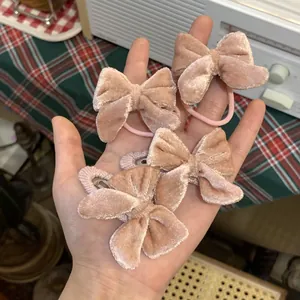 Ensemble d'élastiques et barrettes à nœud en velours rose pour un style automnal élégant