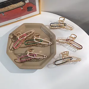 Metalen Haarklem Veiligheidsspeld Vorm Groot Elegant Legering Emaille Vergulde Shark Clips Vrouwen Dagelijks Haaraccessoires