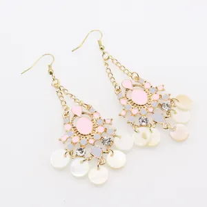 Μποέμ χρυσά σκουλαρίκια με φούντες, χρωματιστά σμάλτα, κοχύλια και λαμπερά στρας