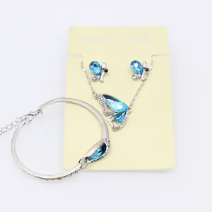 Elegante set di gioielli in 3 pezzi placcato argento con cristalli a farfalla blu