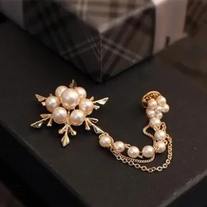 Élégant Ensemble de Broches Flocon de Neige en Künstliche Perles Alliage Doré Avec Double Chaîne pour Femme Bijoux de Mode Mariage