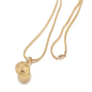 Collier avec pendentif basketball en or poli et chaîne vénitienne pour les fans de sport