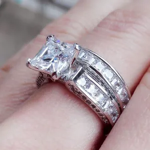 Funkelndes Kristall-Zirkon-Zweiteiler-Ring-Set mit Prinzess-Schliff für Damen