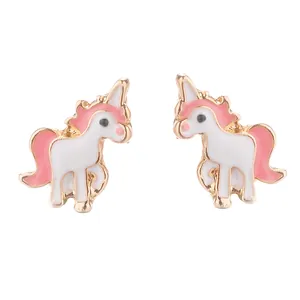 Boucles d'oreilles licorne dorées avec émail blanc et rose pour femmes et filles
