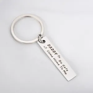 Llavero de acero inoxidable con grabado DADDY Be Safe en colgante rectangular