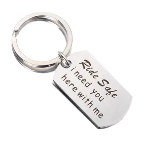 Llavero de acero inoxidable pulido grabado con Ride Safe i need you here with me