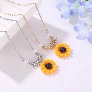 Collier pendentif tournesol élégant avec perles en placage d'or et d'argent fin