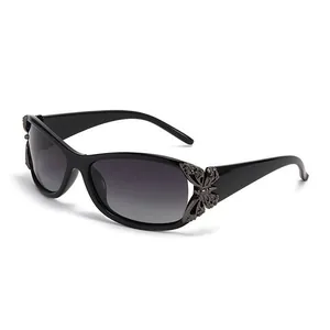 Lunettes de Soleil Polarisées Y2K Femmes Monture PC Décoration Papillon en Métal Protection UV400 Lunettes de Mode Outdoor