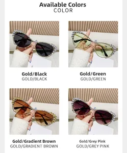 Vue macro de quatre lunettes de soleil œil-de-chat de luxe avec montures en métal et cristaux