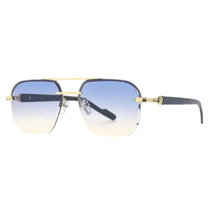 Modische randlose Sonnenbrille mit blau-gelbem Verlauf und goldenem Doppelsteg-Metall