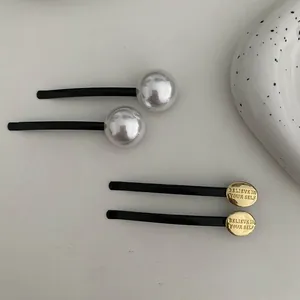 Forcine per Capelli Minimaliste in Metallo Nero per Donna Künstliche Perle Sintetiche Etichetta Oro Lettera Believe Accessori per Capelli Stile Coreano