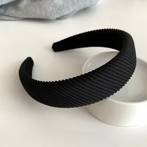 Gepolsterter schwarzer Samt-Haarreif mit diagonalem Streifenmuster für Damen im Retro-Stil