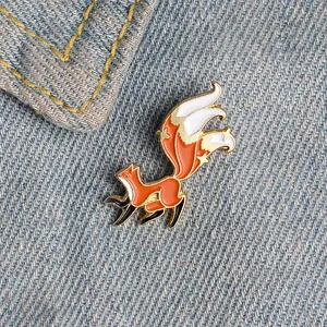 Broche de esmalte de zorro naranja y blanco para decoración de ropa linda y chic