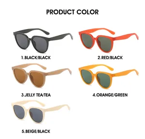 Occhiali da sole classici con montatura spessa in nero, rosso, tè, arancione e beige