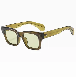 Detailansicht der Vintage-Quadrat-Sonnenbrille mit Sternnieten und transparentem Rahmen