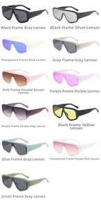 Vue détaillée présentant diverses options de couleurs pour lunettes de soleil futuristes