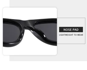 Detailansicht der integrierten schwarzen Nasenpads dieser leichten Sonnenbrille
