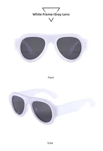 Detailansicht der weißen Sonnenbrille mit grauen Gläsern und Goldnieten von vorne und Seite