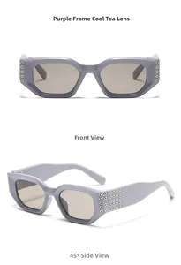 Détail de lunettes de soleil carrées violettes avec rivets métalliques sur les branches