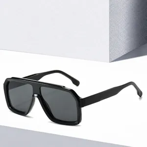 Mode Oversized Vierkante Zonnebril Voor Heren Dames UV400 Bescherming PC Montuur Lens Uit Één Stuk Stijlvolle Retro Shades Voor Reis