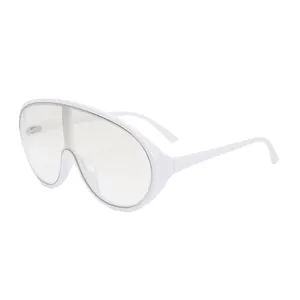 Minimalistische weiße Oversize-Schild-Sonnenbrille mit markantem Rahmen und Klarglas