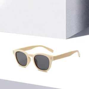 Retro Square Frame Sunglasses For Men Women Fashion PC Material UV400 Protection Rivet Decor Outdoor Travel Eyewear