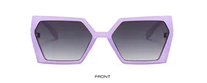 Vue frontale de lunettes de soleil hexagonales lavande avec larges branches géométriques