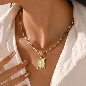 Mode Messing 14K Vergoldet Rechteck Kreuz Anhänger Halskette Figaro Kette Religiöser Schmuck Für Herren Damen Täglicher Accessoire