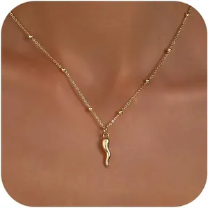 Elegante collana a catena con sfere in acciaio inossidabile dorato e ciondolo cornicello