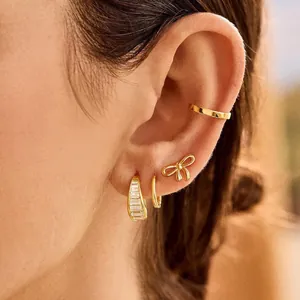 Boucles d'Oreilles Clous Papillon Cœur Étoile en Cuivre Plaqué Or Avec Zirconium Tige en Acier Inoxydable Bijoux de Mode Femme